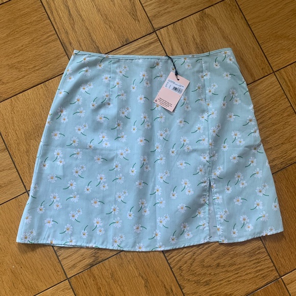 Missguided Side Split Mini Skirt Floral - Picture 2 of 3